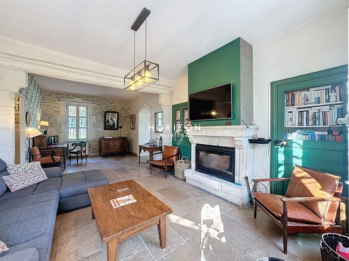 Image No.18-8 Bed Property for sale