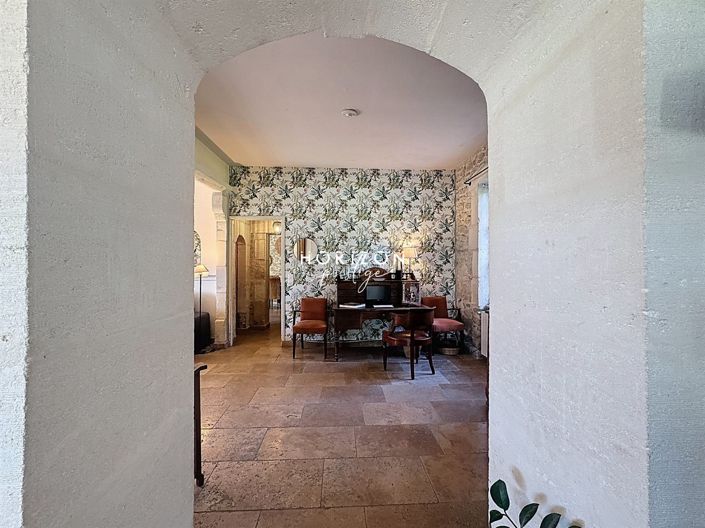 Image No.21-8 Bed Property for sale