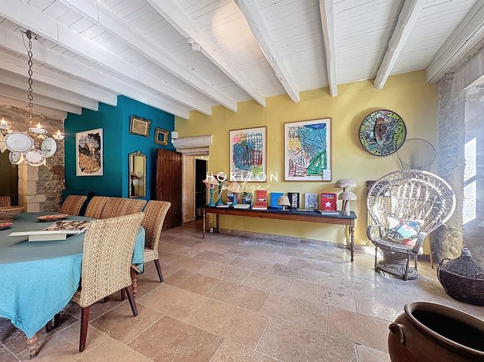 Image No.28-8 Bed Property for sale