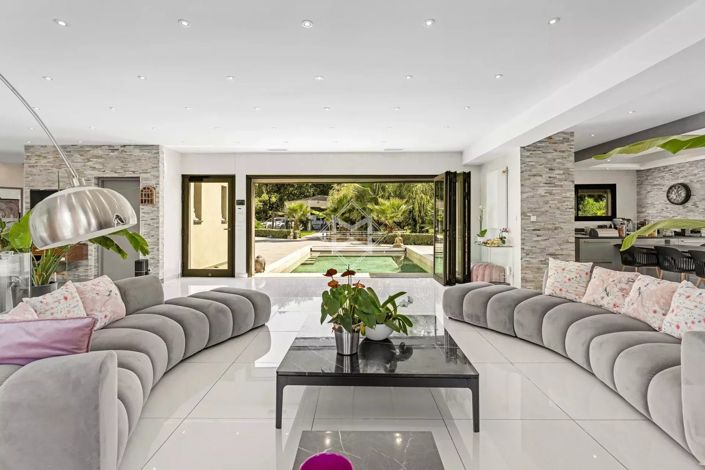 Image No.5-7 Bed House for sale