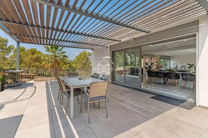 Image No.9-7 Bed House for sale