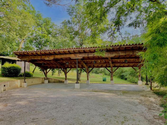 Image No.27-8 Bed Property for sale