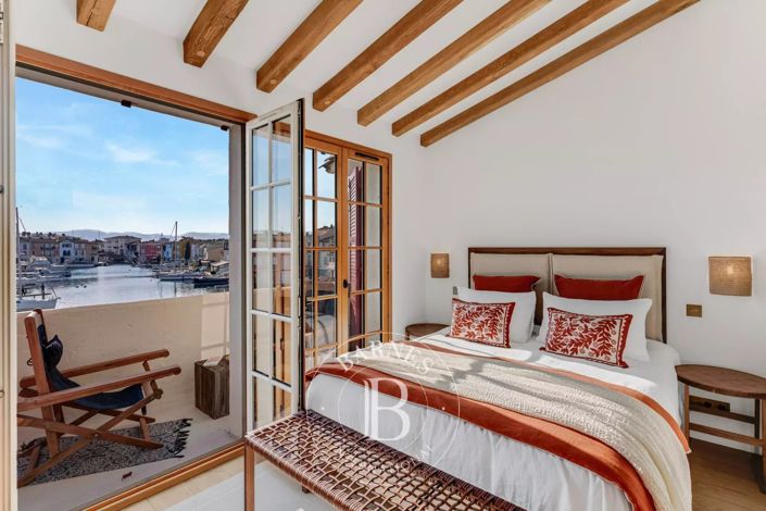 Image No.8-3 Bed House for sale