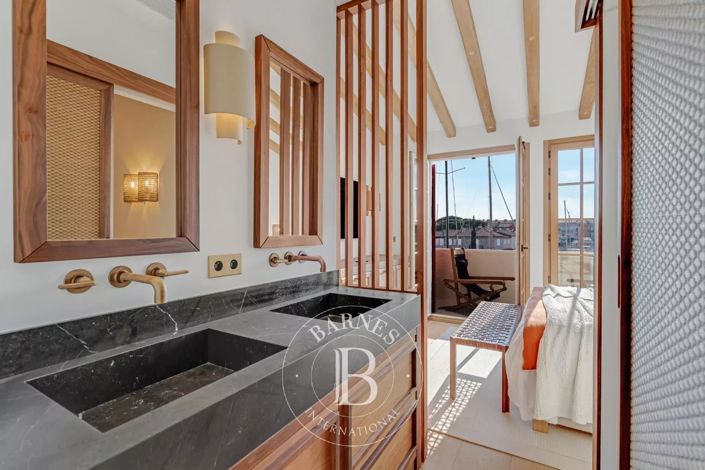 Image No.9-3 Bed House for sale