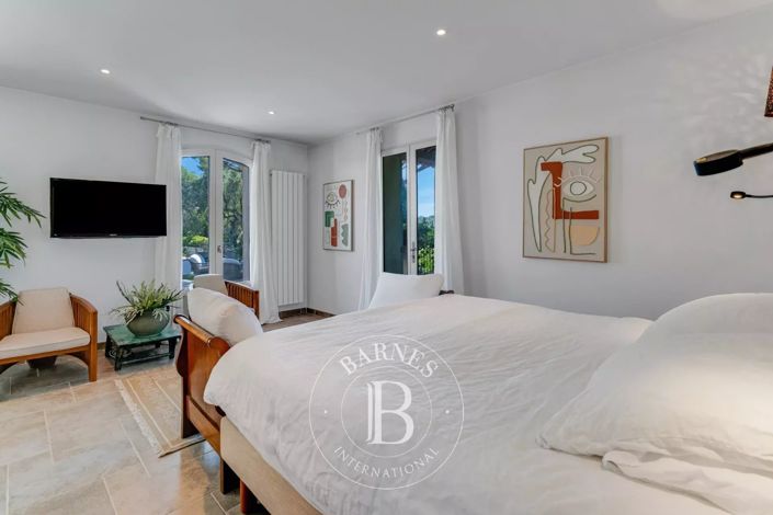 Image No.15-5 Bed House for sale