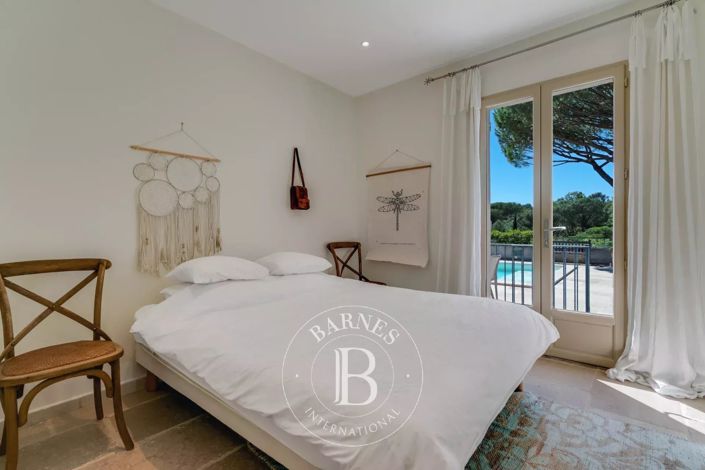 Image No.18-5 Bed House for sale