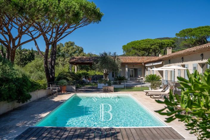 Image No.3-5 Bed House for sale