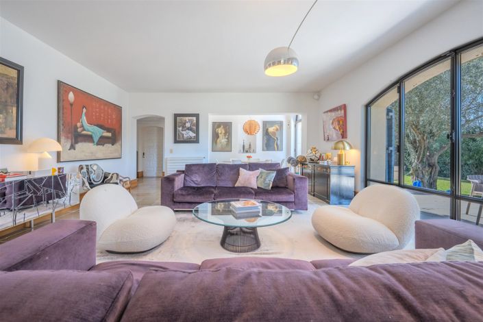 Image No.12-5 Bed House for sale