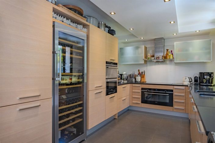 Image No.15-5 Bed House for sale