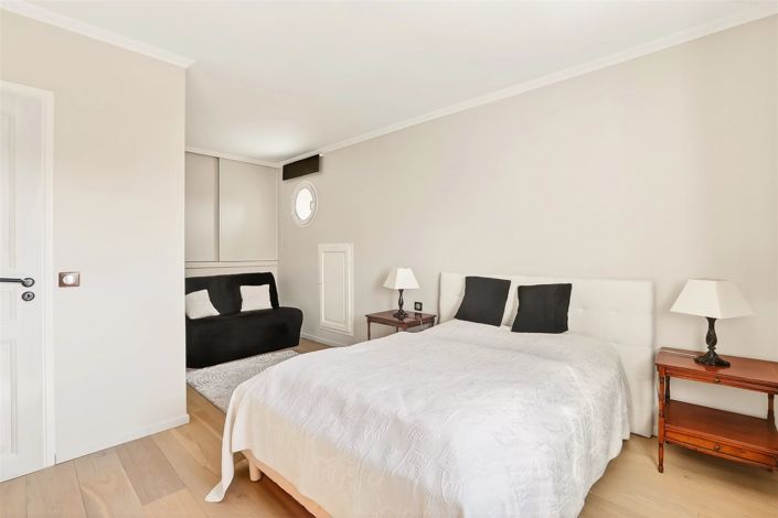 Image No.12-3 Bed House for sale