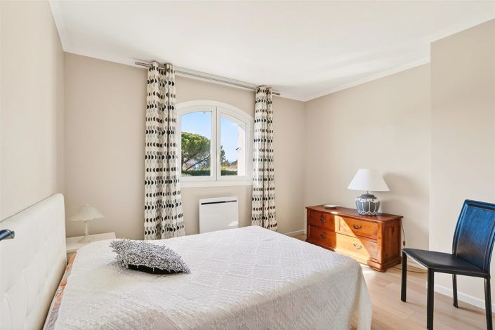 Image No.13-3 Bed House for sale