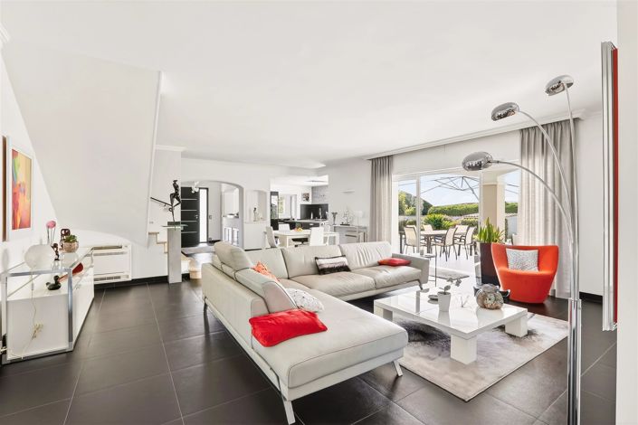 Image No.5-3 Bed House for sale