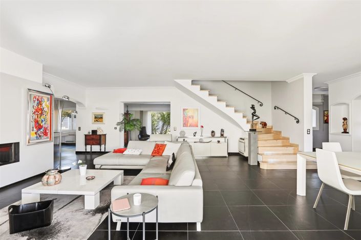 Image No.6-3 Bed House for sale