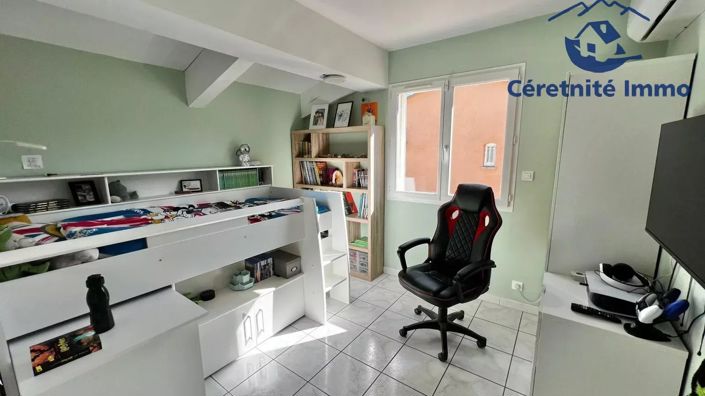 Image No.15-4 Bed House for sale