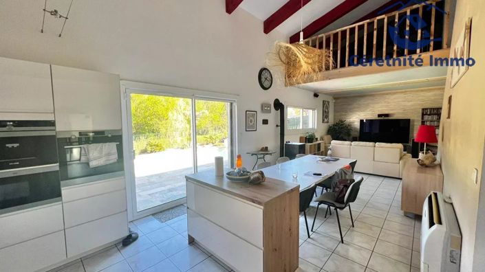 Image No.3-4 Bed House for sale