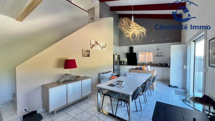 Image No.6-4 Bed House for sale