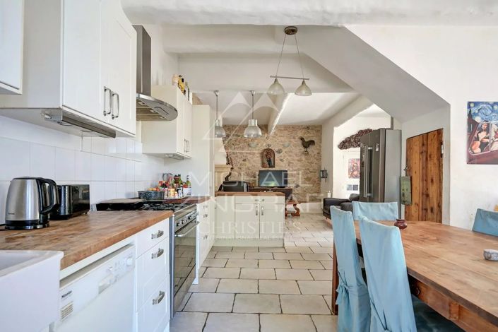 Image No.21-7 Bed House for sale