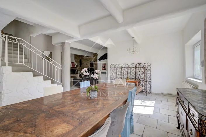 Image No.23-7 Bed House for sale