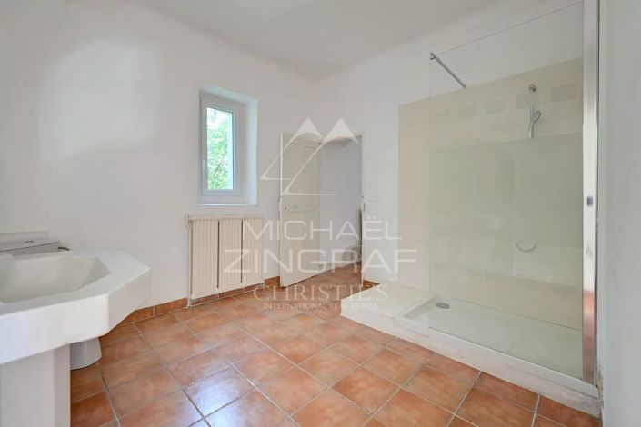 Image No.27-7 Bed House for sale