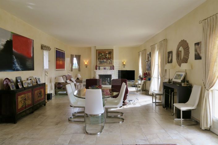 Image No.8-4 Bed House for sale