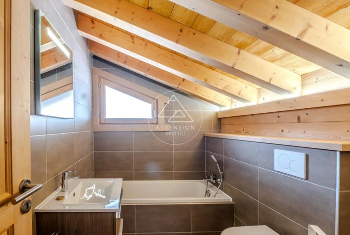 Image No.24-5 Bed House for sale