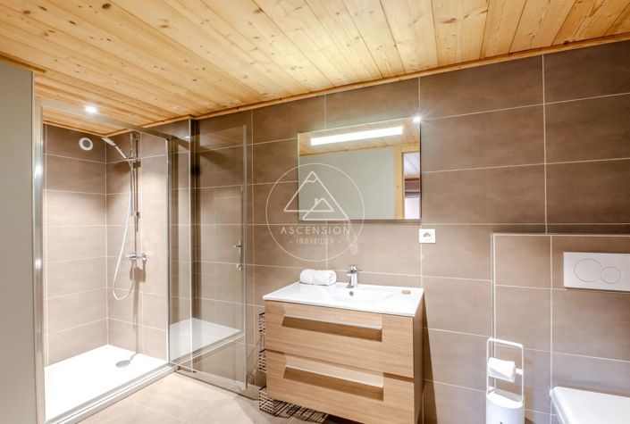 Image No.36-5 Bed House for sale