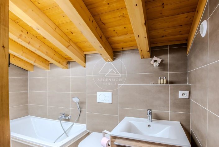 Image No.42-5 Bed House for sale