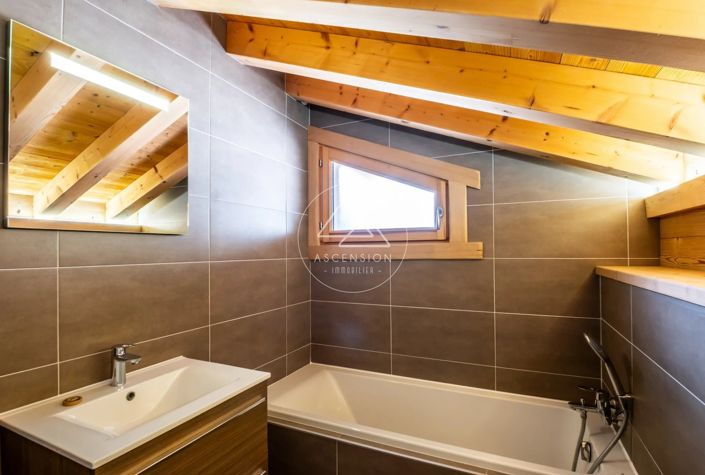 Image No.43-5 Bed House for sale