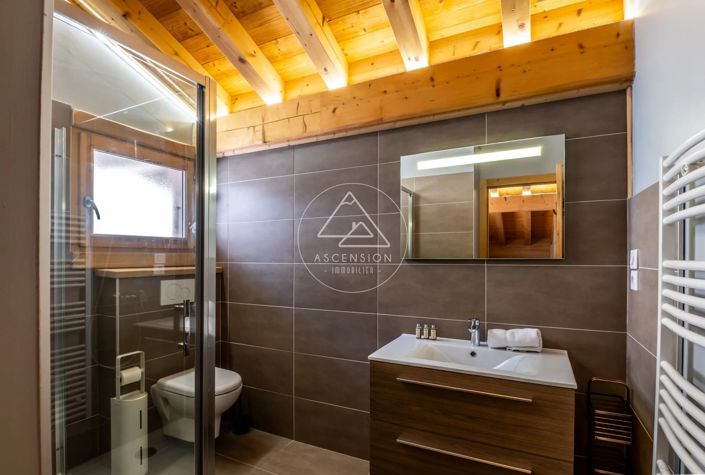 Image No.45-5 Bed House for sale