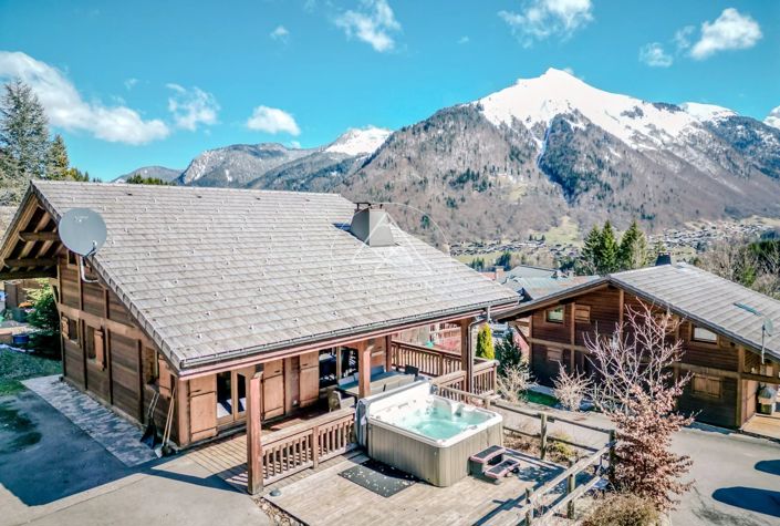 Image No.8-5 Bed House for sale