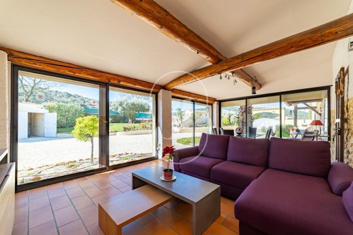 Image No.3-4 Bed House for sale