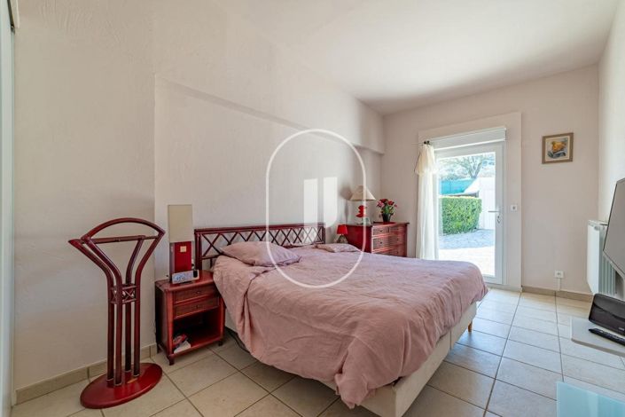 Image No.7-4 Bed House for sale