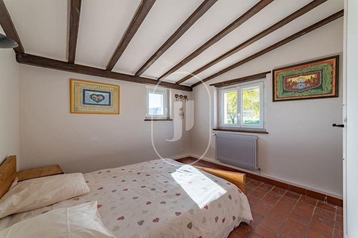 Image No.9-4 Bed House for sale