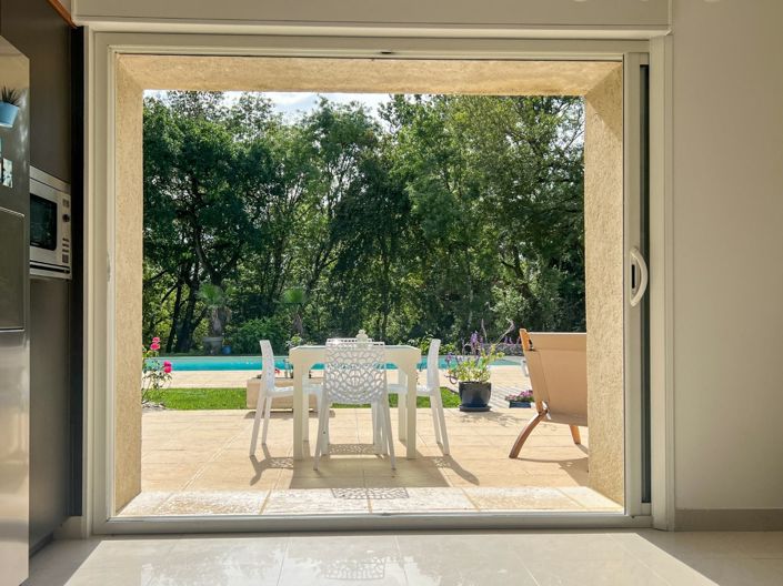 Image No.12-5 Bed Property for sale