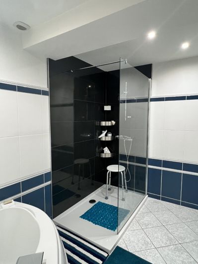 Image No.15-5 Bed Property for sale