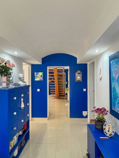 Image No.7-5 Bed Property for sale