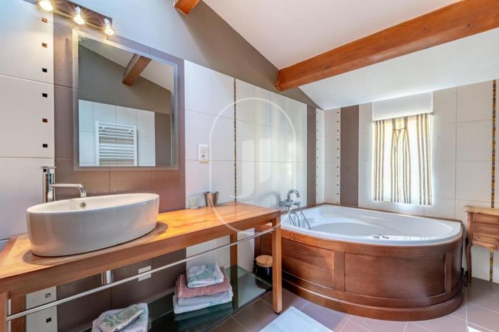 Image No.10-4 Bed House for sale
