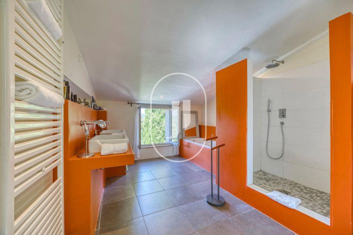 Image No.18-10 Bed House for sale