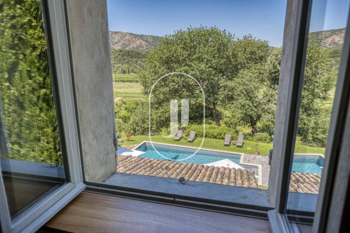 Image No.30-10 Bed House for sale