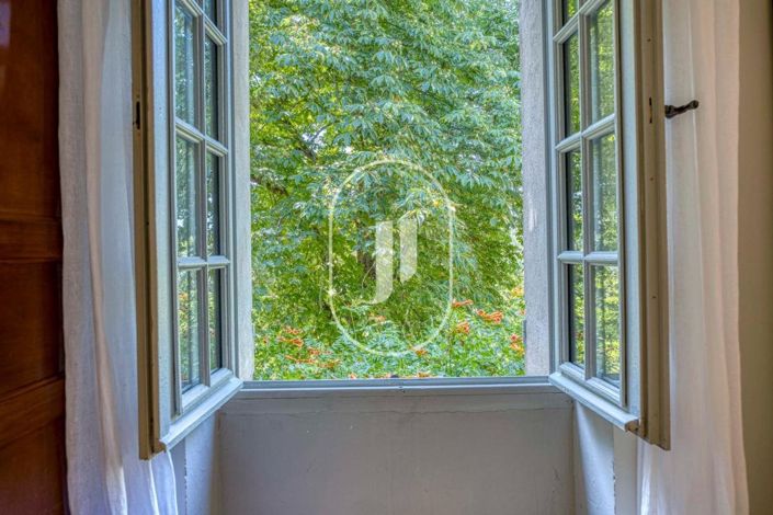 Image No.45-10 Bed House for sale