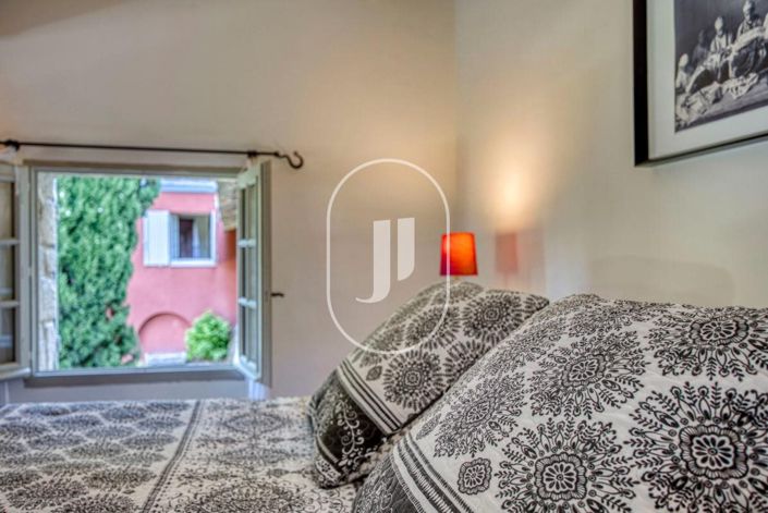 Image No.51-10 Bed House for sale