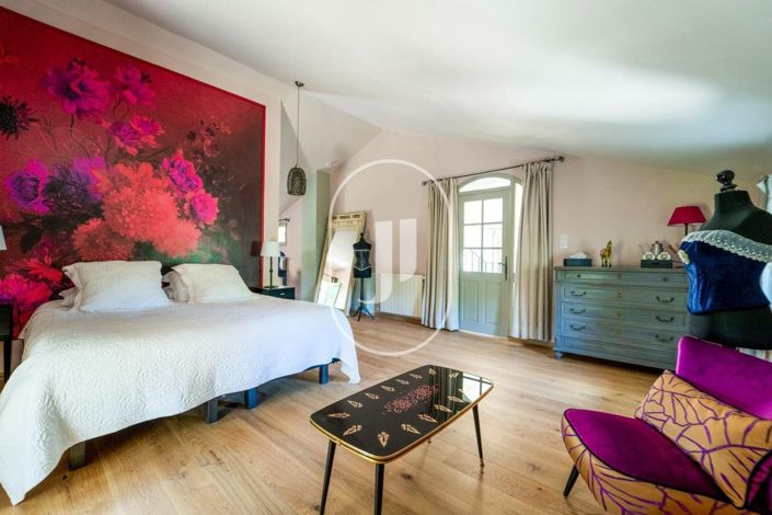 Image No.60-10 Bed House for sale