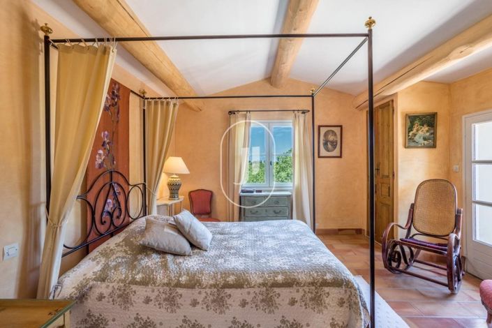 Image No.10-3 Bed House for sale