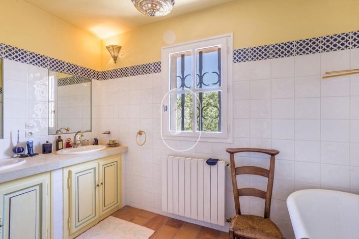 Image No.11-3 Bed House for sale