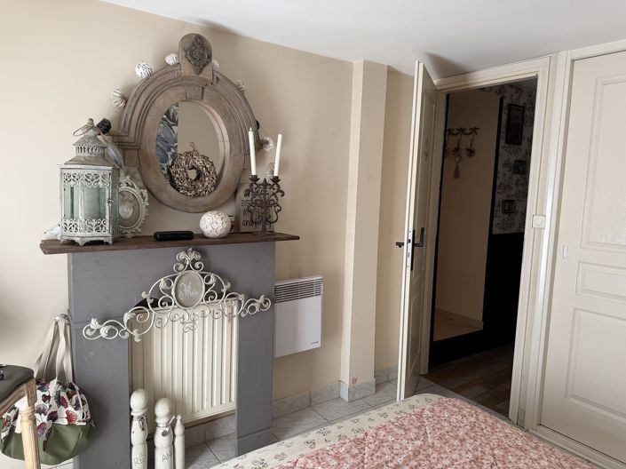Image No.11-5 Bed House for sale
