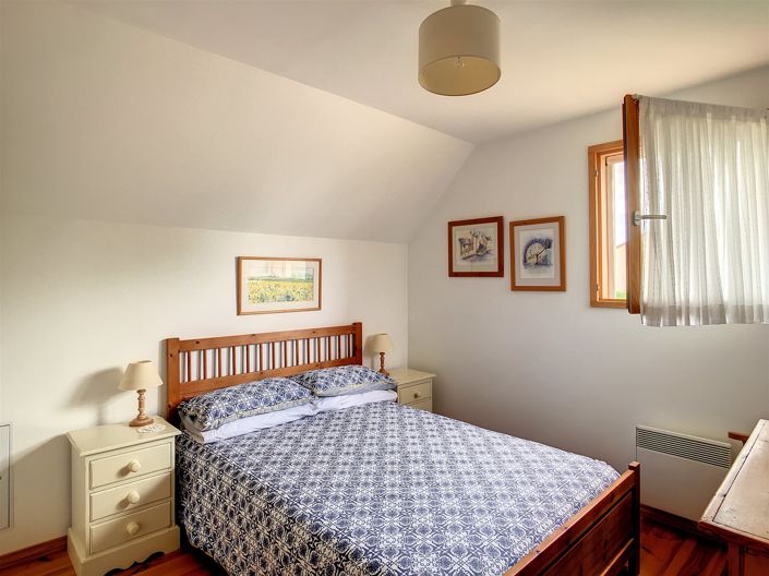 Image No.10-3 Bed House for sale