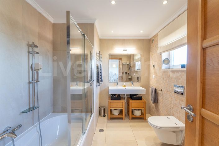 Image No.14-5 Bed House for sale