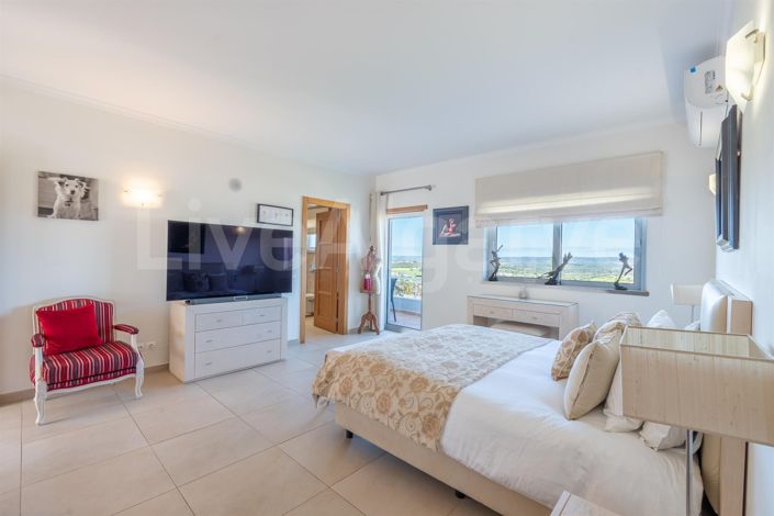 Image No.16-5 Bed House for sale