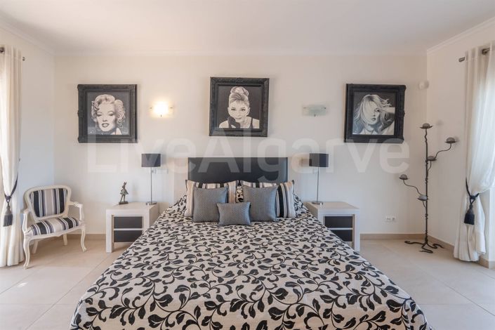 Image No.19-5 Bed House for sale