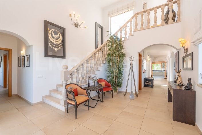 Image No.32-5 Bed House for sale